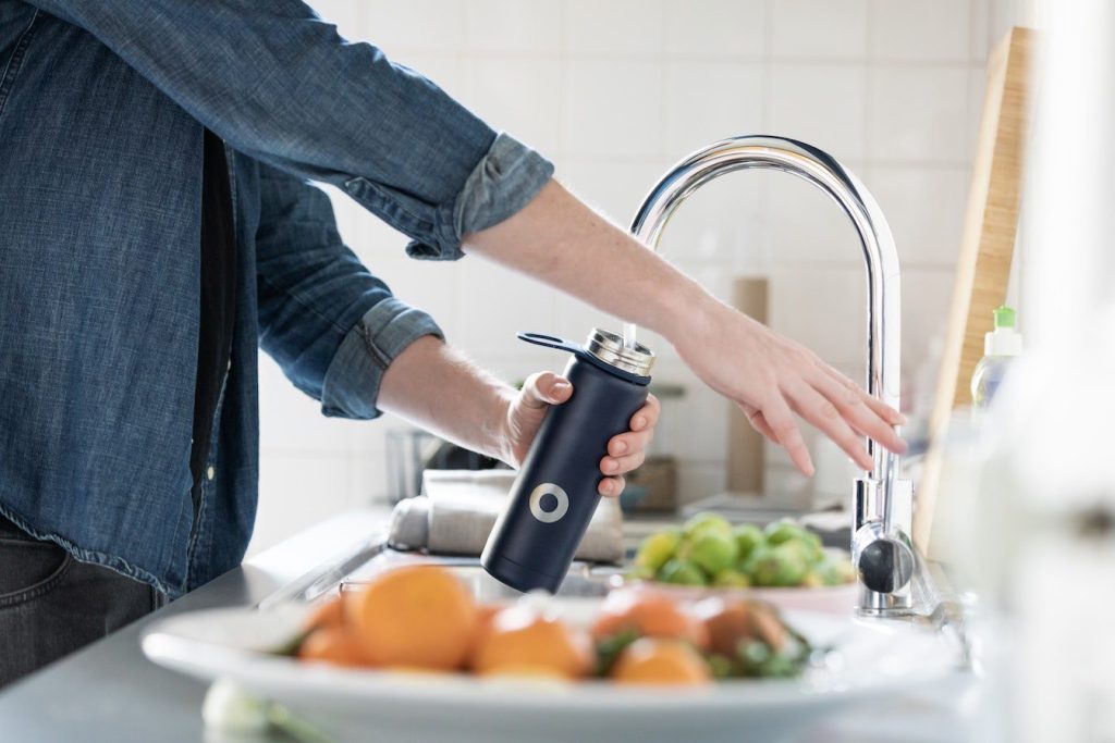 stainless steel vs glass water bottle